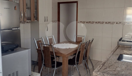 Casa Térrea à venda com 5 quartos no Centro, Atibaia, SP