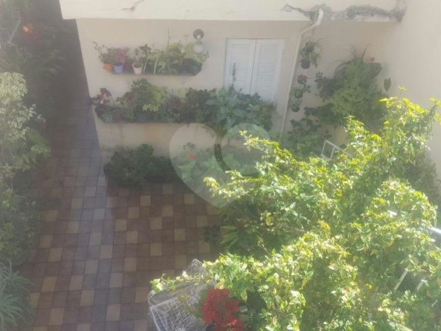 Casa à venda com 3 quartos, sendo 1 suíte,  no condomínio Residencial Tremembé, São Paulo - SP
