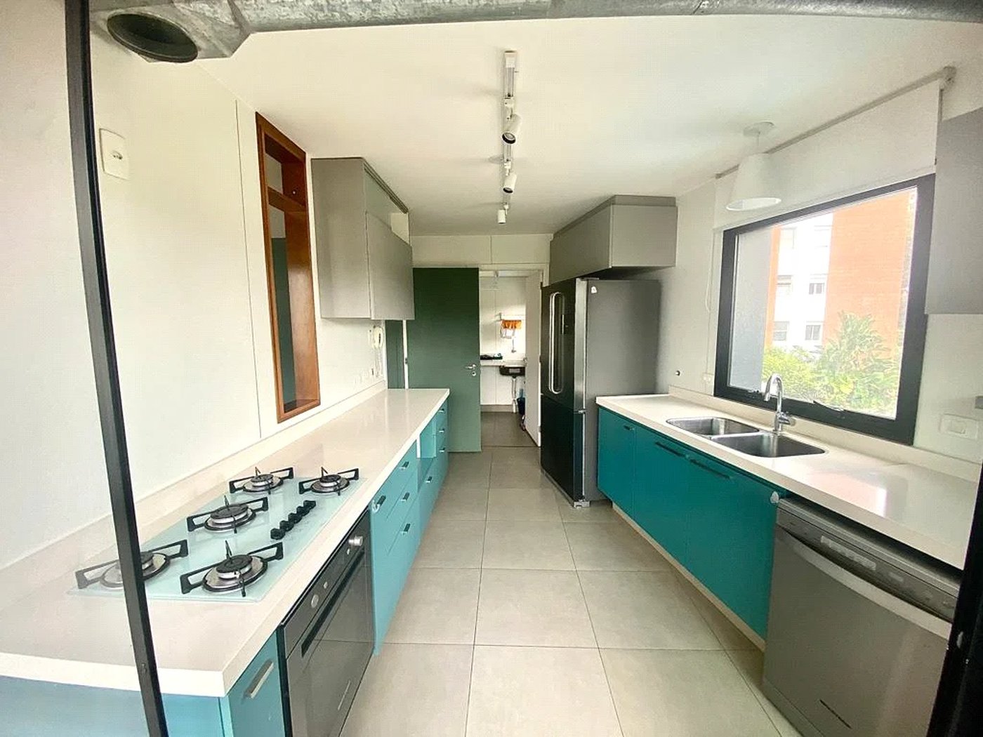 Apartamento à venda com 3 suítes em Jardim das Bandeiras, São Paulo, SP