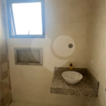 Casa à venda com 3 suítes no condomínio Village Itaguaçu, Atibaia - SP