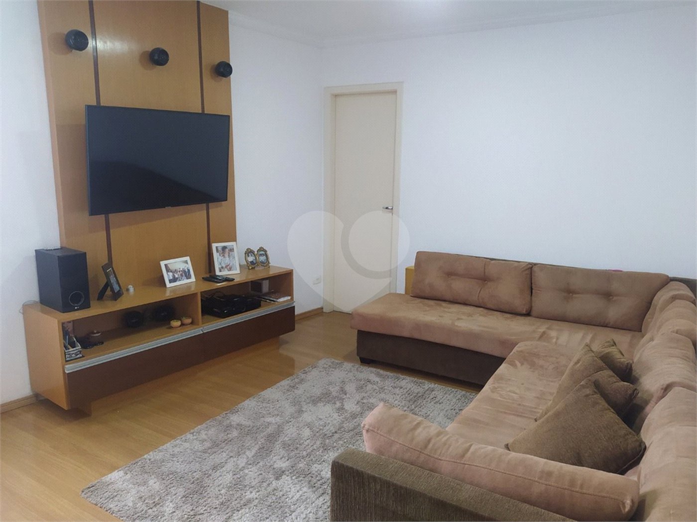 Casa à venda com 4 quartos, sendo 2 suítes, em Jardim Caparelli (mailasqui), São Roque, SP