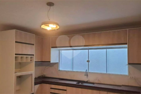 Casa à venda com 2 quartos, sendo 1 suíte, em Vila Leis, Itu, SP