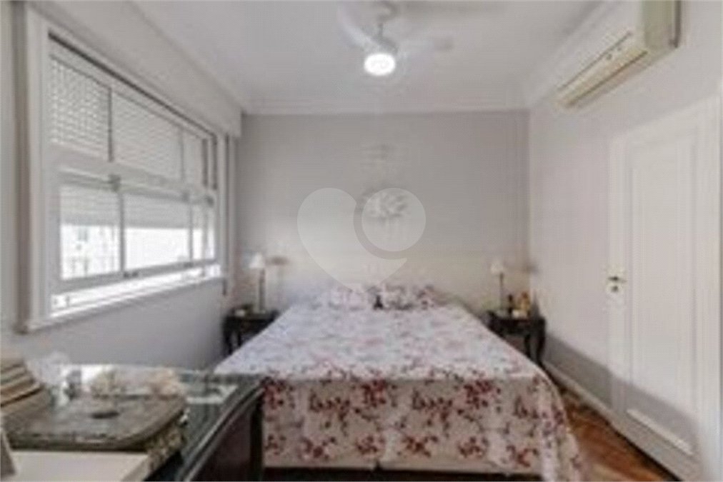 Apartamento à venda com 5 quartos, sendo 1 suíte,  em Copacabana, Rio de Janeiro, RJ