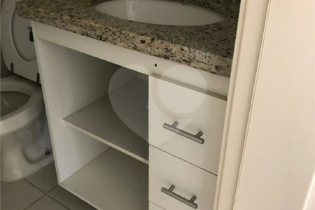 Apartamento à venda com 3 quartos, sendo 1 suíte,  em Brás, São Paulo, SP