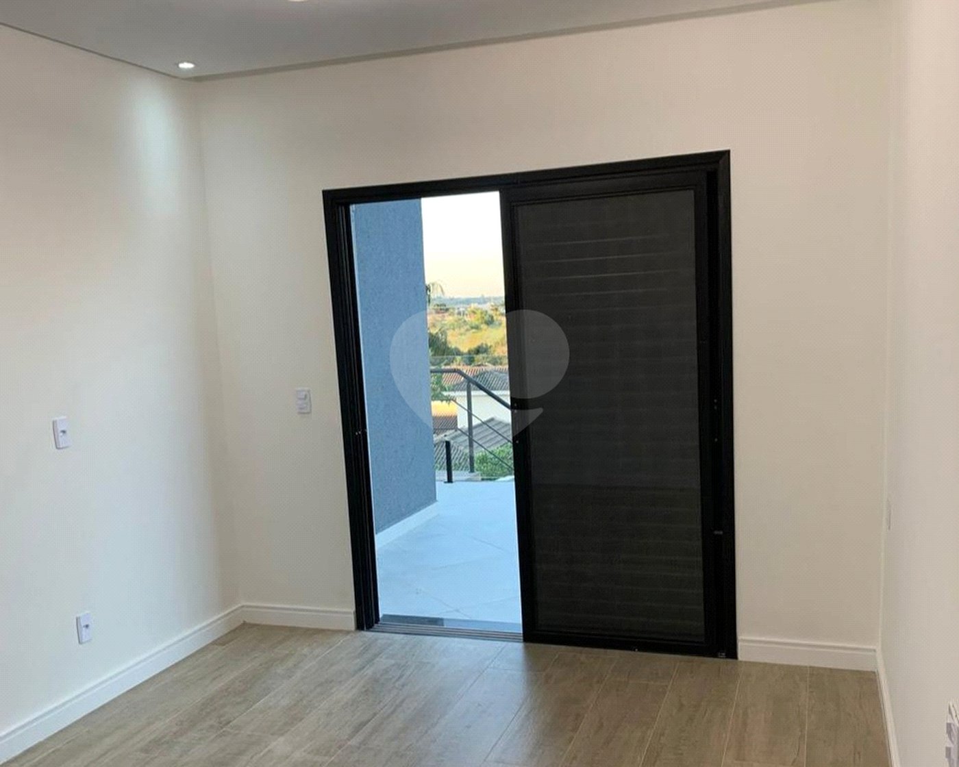 Casa à venda com 3 suítes no condomínio Village Ipanema I, Araçoiaba da Serra - SP