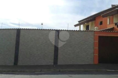 Casa à venda com 4 quartos, sendo 1 suíte, em Wanel Ville, Sorocaba, SP