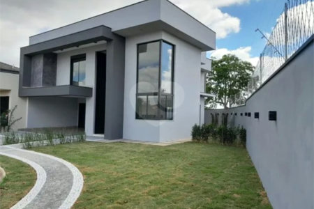 Casa à venda com 3 suítes no condomínio Terras do Caribe, Valinhos - SP