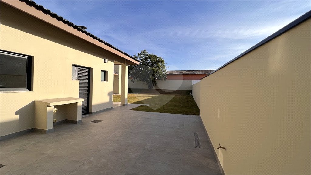 Casa à venda com 3 suítes no condomínio Village Ipanema 1, Araçoiaba da Serra - SP