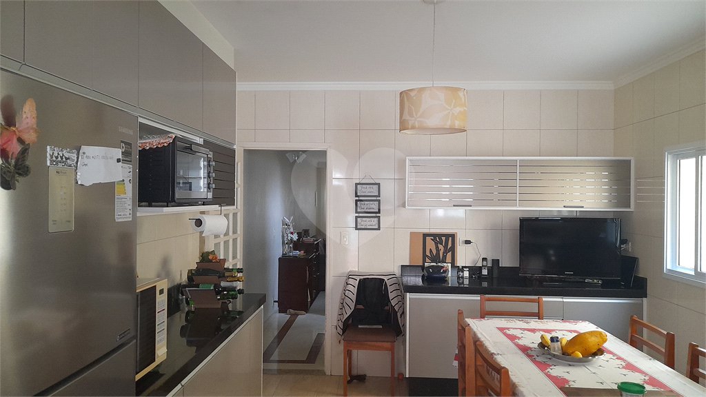 Sobrado à venda com 3 quartos, sendo 1 suíte, em Vila Nivi, São Paulo, SP