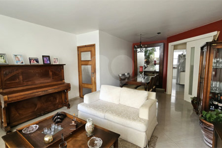 Apartamento à venda com 3 quartos, sendo 1 suíte, em Moema, São Paulo, SP