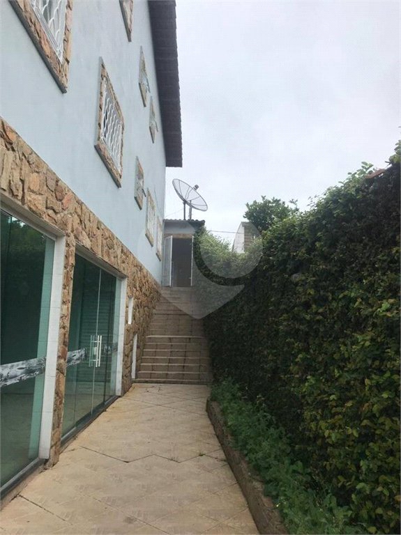 Sobrado à venda com 3 quartos, sendo 1 suíte, em Jardim Indaiá, Poá, SP