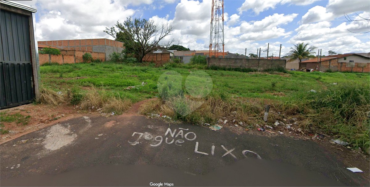 Terreno à venda em Jardim Pinheiros II, Araraquara, SP