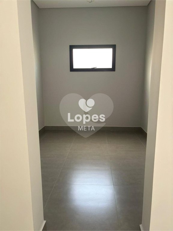 Casa à venda com 3 quartos, sendo 1 suíte,  no condomínio Terras do Vale, Caçapava - SP