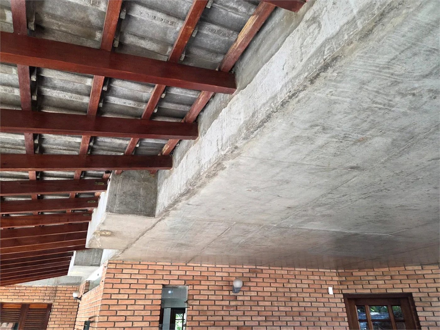 Casa à venda com 4 quartos, sendo 2 suítes, em Cidade São Francisco, São Paulo, SP