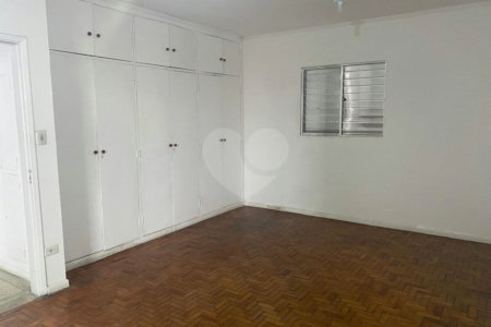 Sobrado à venda com 5 quartos, sendo 1 suíte, em Nova Piraju, São Paulo, SP