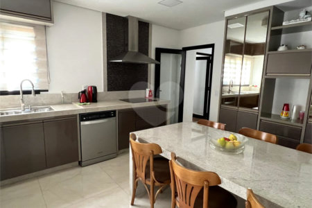 Casa à venda com 5 quartos, sendo 4 suítes, no condomínio Terras de Mont Serrat, Salto - SP