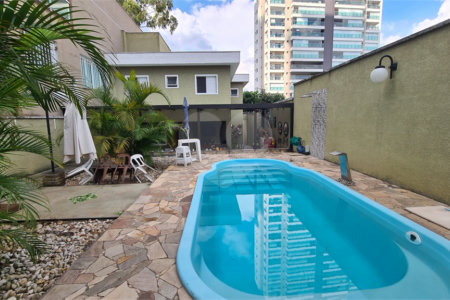 Sobrado à venda com 4 quartos, sendo 2 suítes, em Santa Teresinha, São Paulo, SP