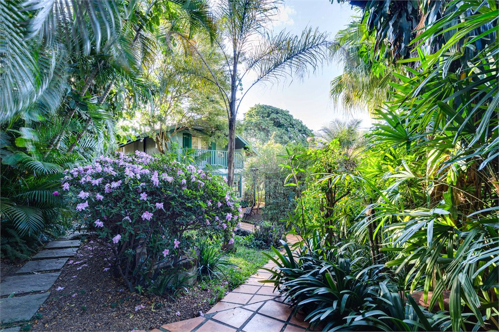 Casa Térrea à venda com 3 suítes em Jardim dos Estados, São Paulo, SP