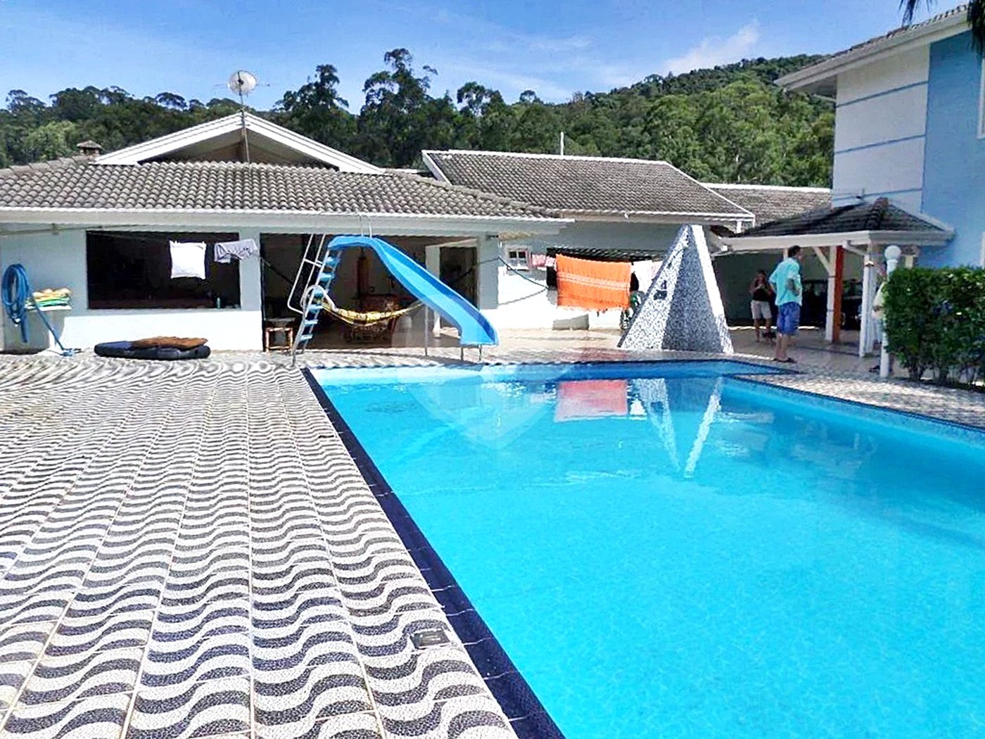 Casa à venda com 6 quartos, sendo 5 suítes,  no condomínio Conjunto Residencial Itaguaçu, São Paulo - SP