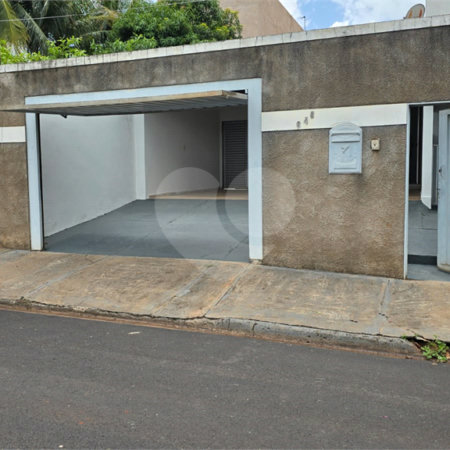 Casa à venda com 2 quartos, sendo 1 suíte, em Vila Suconasa, Araraquara, SP