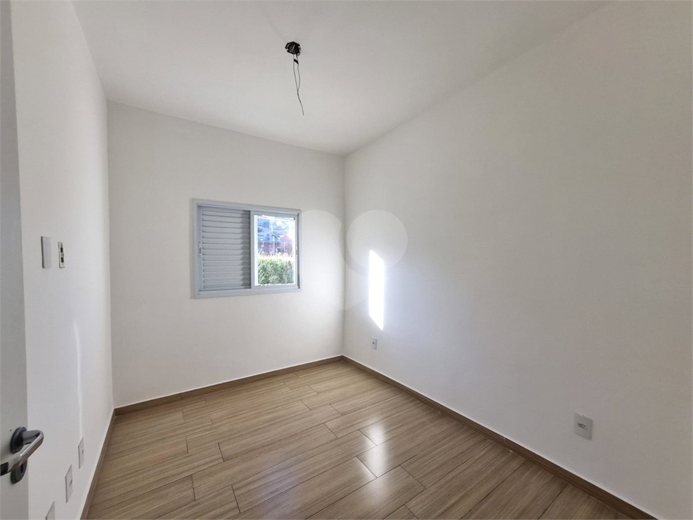 Casa à venda com 3 quartos, sendo 1 suíte, no condomínio Residencial Américo Figueiredo, Sorocaba - SP