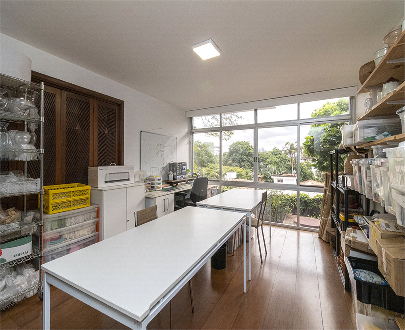 Casa à venda com 3 quartos, sendo 2 suítes, em Alto de Pinheiros, São Paulo, SP