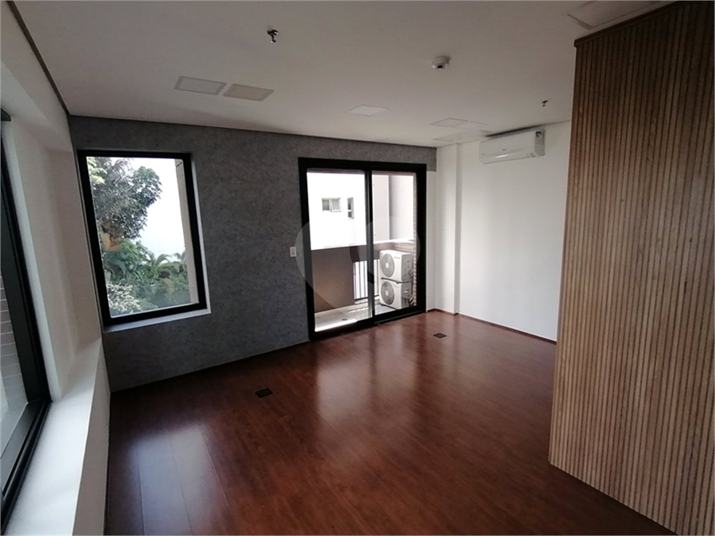 SALA COMERCIAL TOP, VENDA OU LOCAÇÃO, METRÔ VERGUEIRO COM 28,76m2