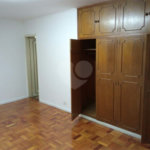 Excelente Sobrado com 04 suítes. Venha fazer uma visita.