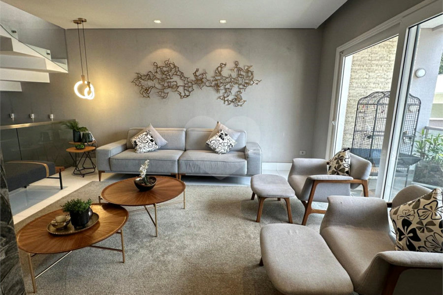 Linda casa a venda no Condomínio Reserva Nova Cantareira. Decoração Moderna ! Imóvel com 3 suítes completas, 6 vagas de garagem.