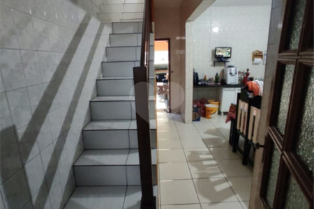 CASA A VENDA NO BAIRRO NOVO HORIZONTE COM 200M², 4 DORMITÓRIOS, 2 BANHEIROS, 2 VAGAS, SJC