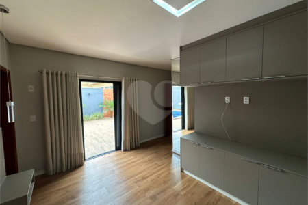 Apartamento Condomínio Montreal