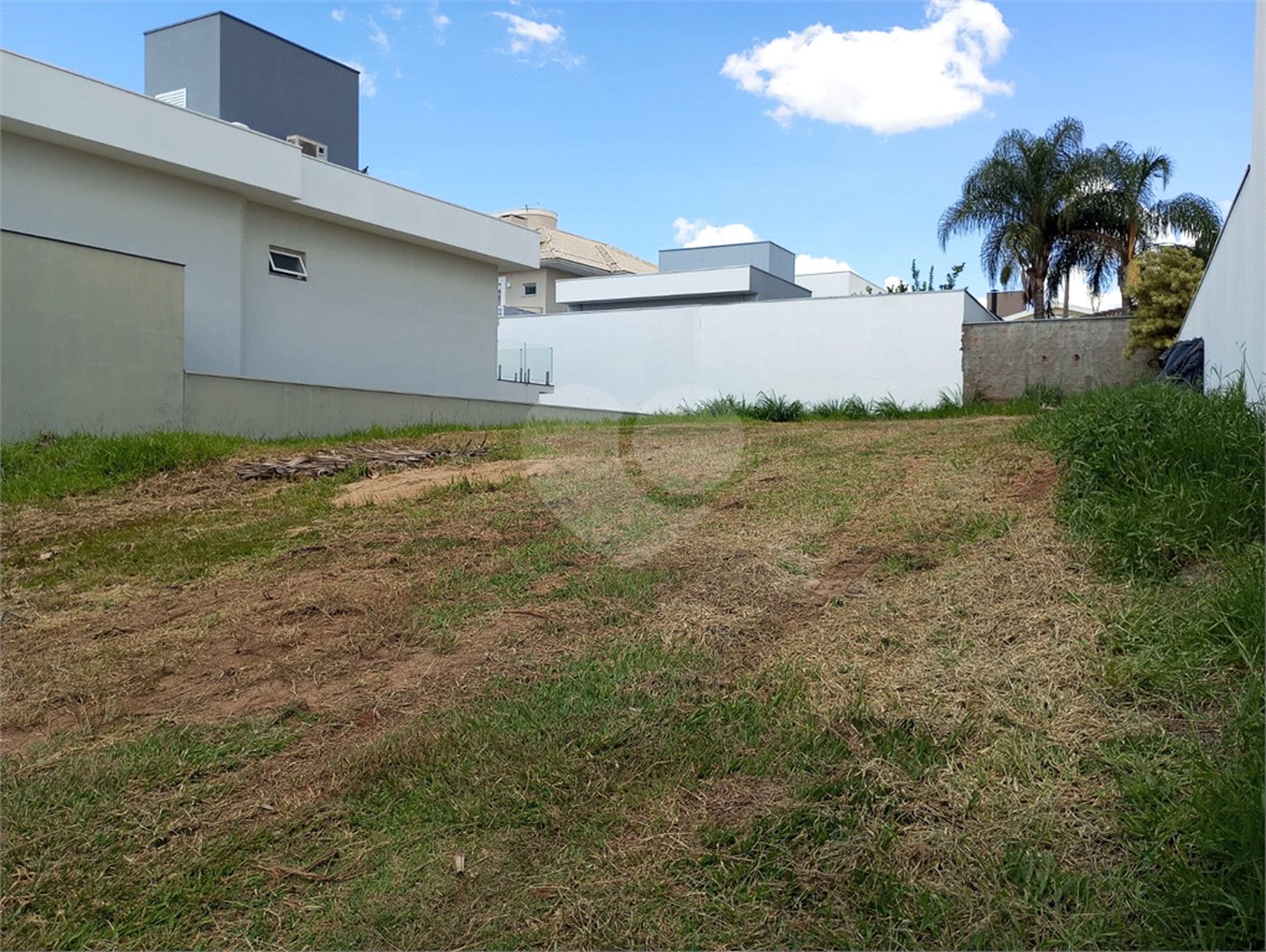 Terreno para venda no condomínio de alto padrão DAMHA II