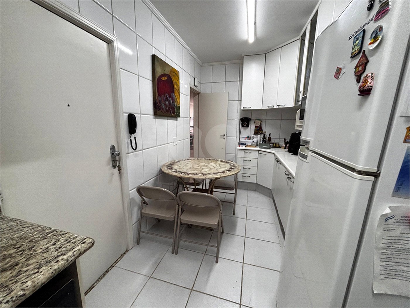 APARTAMENTO BAIRRO PARAÍSO COM 146 M² ÚTEIS - 2 VAGAS.