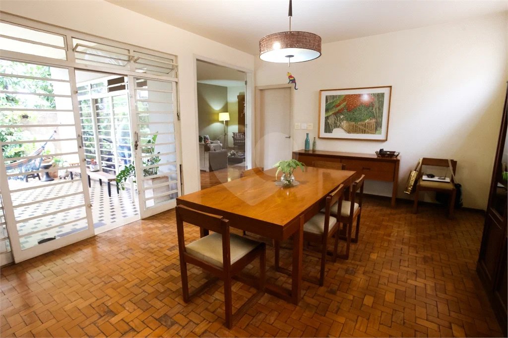 Casa à venda com excelente localização comercial