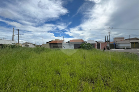 Terreno à venda no Jardim Embaré