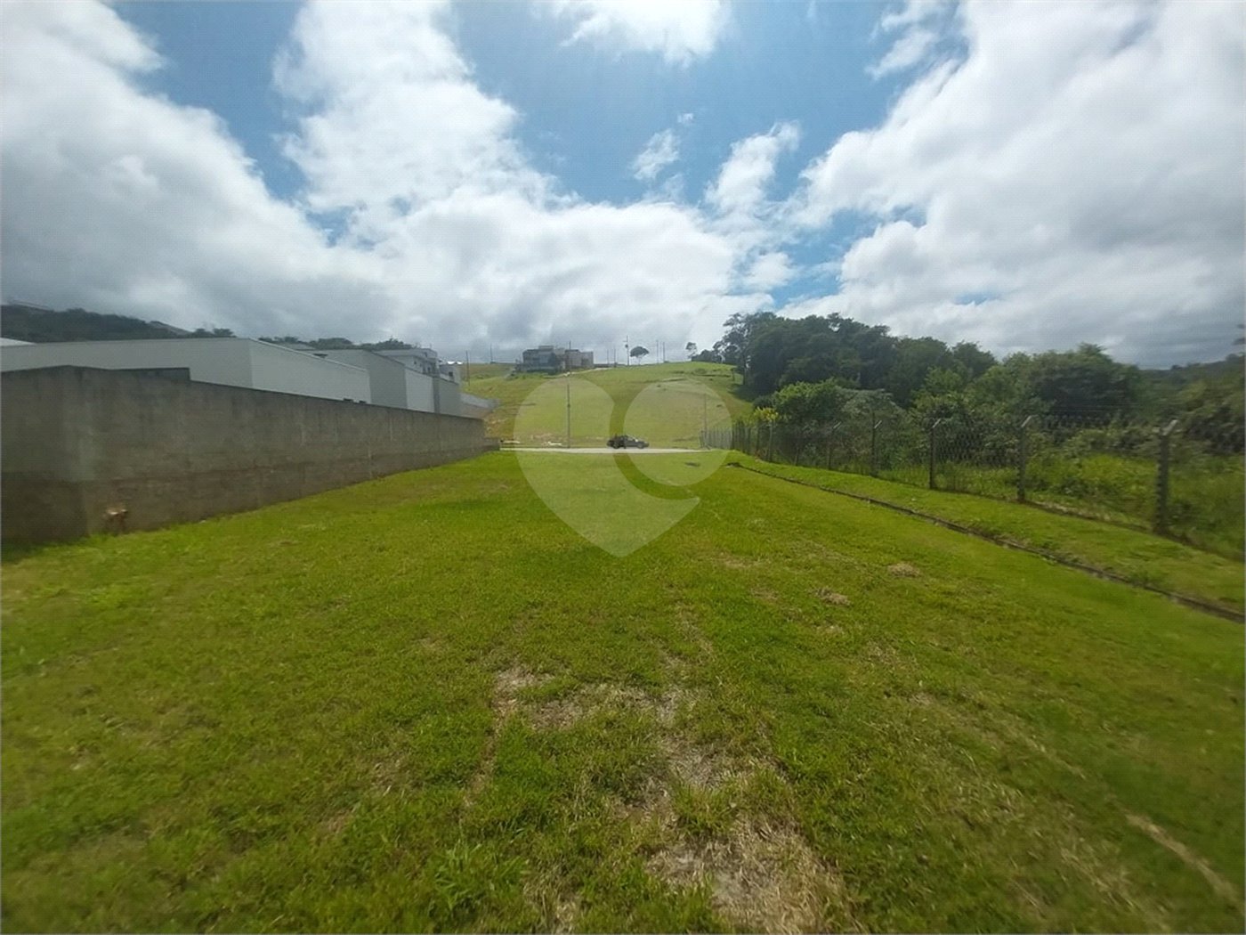Terreno a venda no condominio Santa Isabel
