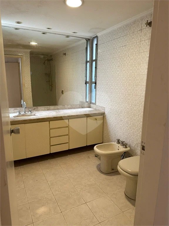 Amplo e Clássico: Apartamento de 90 m² em Higienópolis!