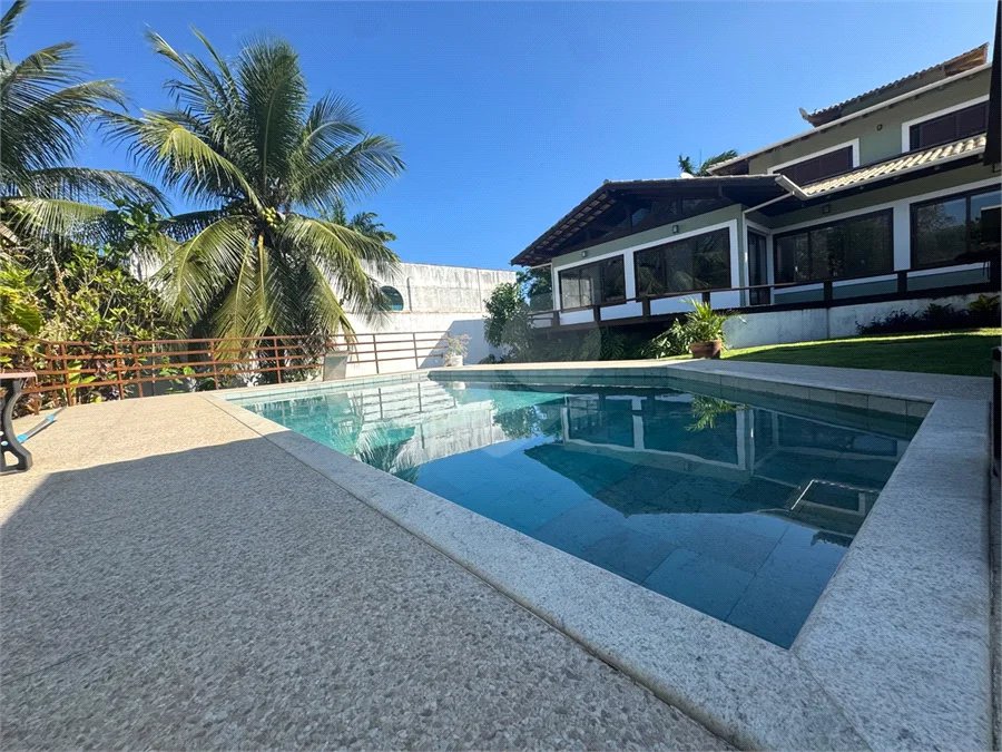 Casa à venda com 4 suítes em Ferradura, Armação dos Búzios, RJ