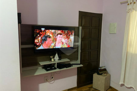 Vende-se casa no Jardim Paulistano 02 dormitórios