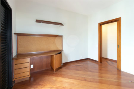 Apartamento a Venda na Chácara Santo Antônio, 163 m², 3 suítes, 2 vagas,, lazer e próximo ao parque