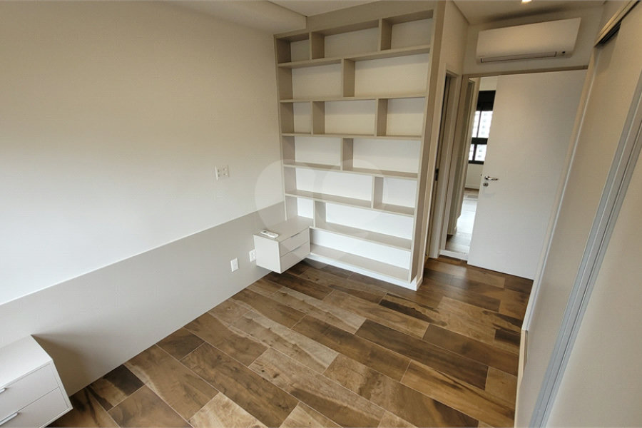 Apartamento de 2 quartos mobiliado à venda no Paraíso