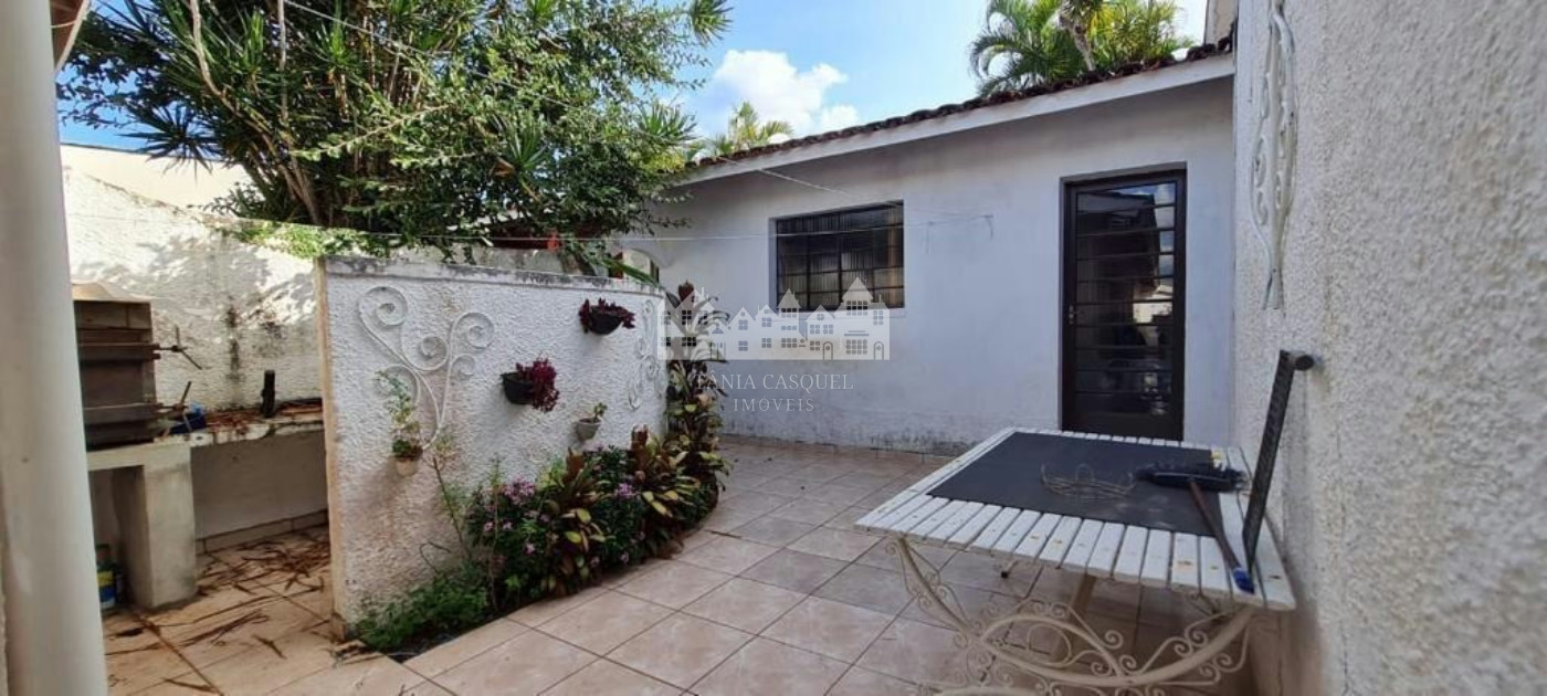 Casa à venda com 3 quartos, sendo 1 suíte, em Vila Santista, Atibaia, SP