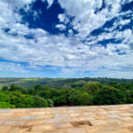 Chácara à venda no Condomínio Itaipu com chalé e vista privilegiada!