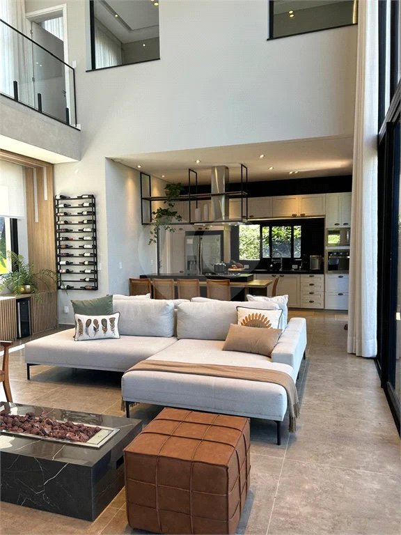 Belíssima Casa à venda com 453m², 4 suítes e 5 vagas de garagem em Atibaia!!!!