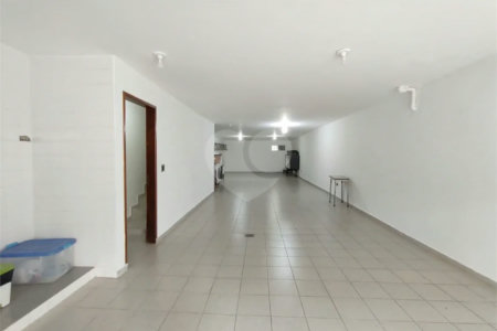 Linda casa à venda no bairro Santa Maria em São Caetano do Sul, 257 m², 3 quartos (1 suíte) e 6 vagas de garagem