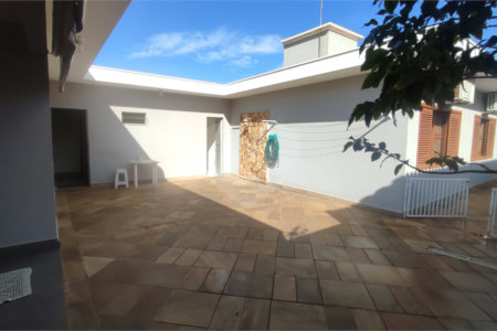 Casa com 3 dormitórios à venda no bairro Jardim Cardinalli, em São Carlos/SP