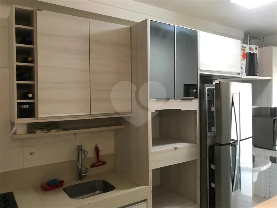 APARTAMENTO MOBILIADO EM FRENTE AO SHOPPING 02 DORMITÒRIOS
