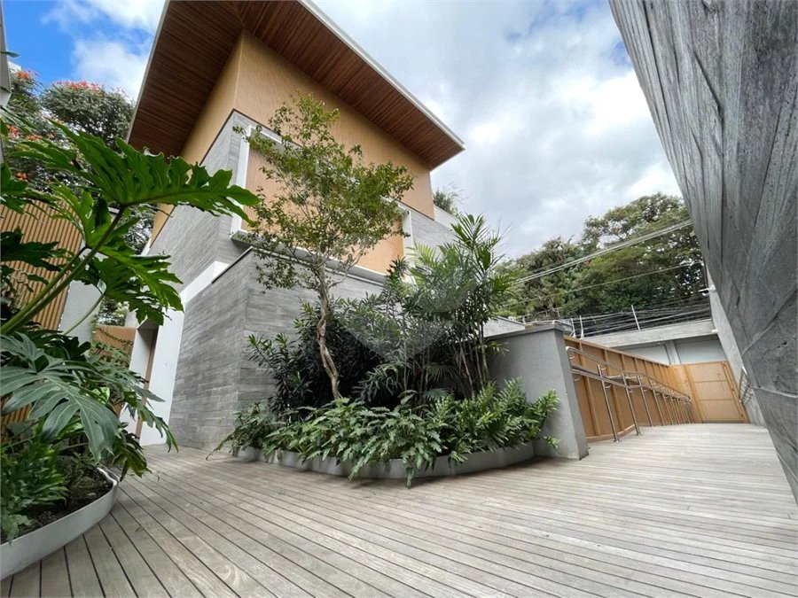 Ibiá House | Jardim Paulistano - 660 m² | 4 suítes | 6 vagas | Piscina privativa | Elevador | Projeto Perkins&Will
