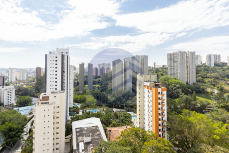Duplex à venda com 3 quartos, sendo 3 suítes, em Vila Suzana 287m²
