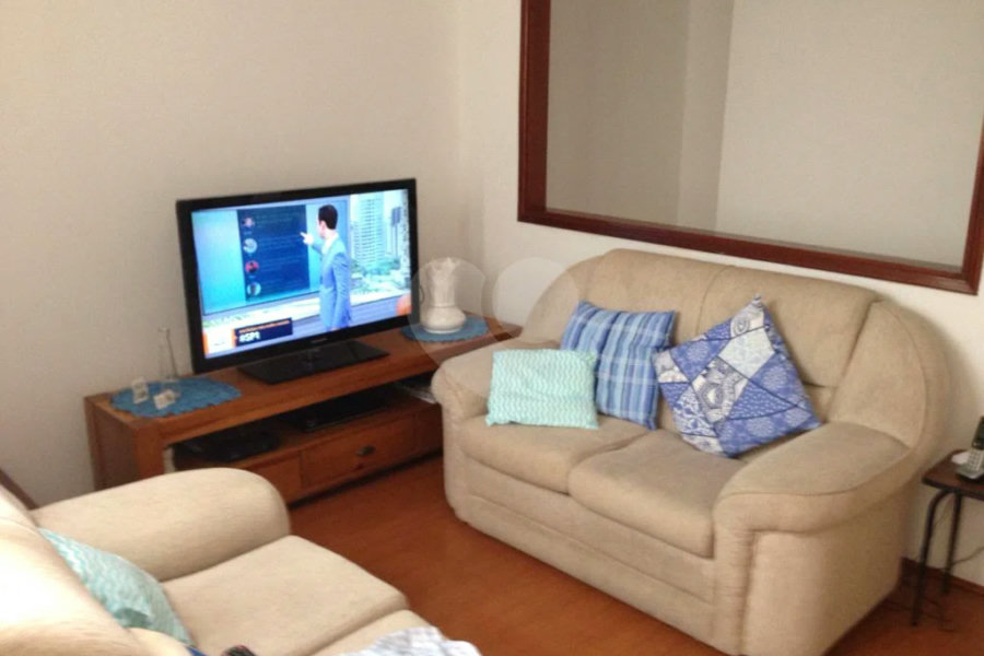 Vende-se Sobrado em Condomínio Fechado – 3 Dormitórios | 180 m²